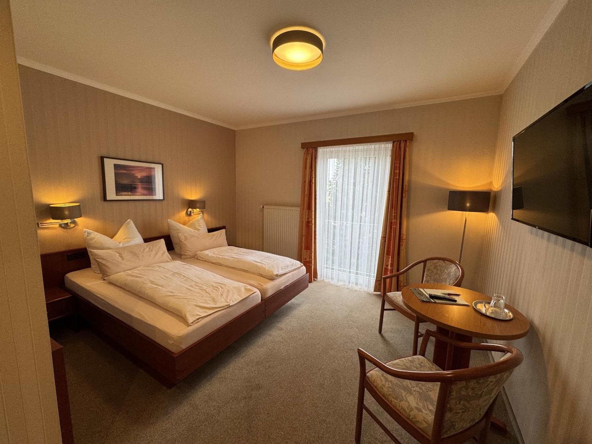 Berghotel Wilhelmsburg Bad Kosen Habitación foto