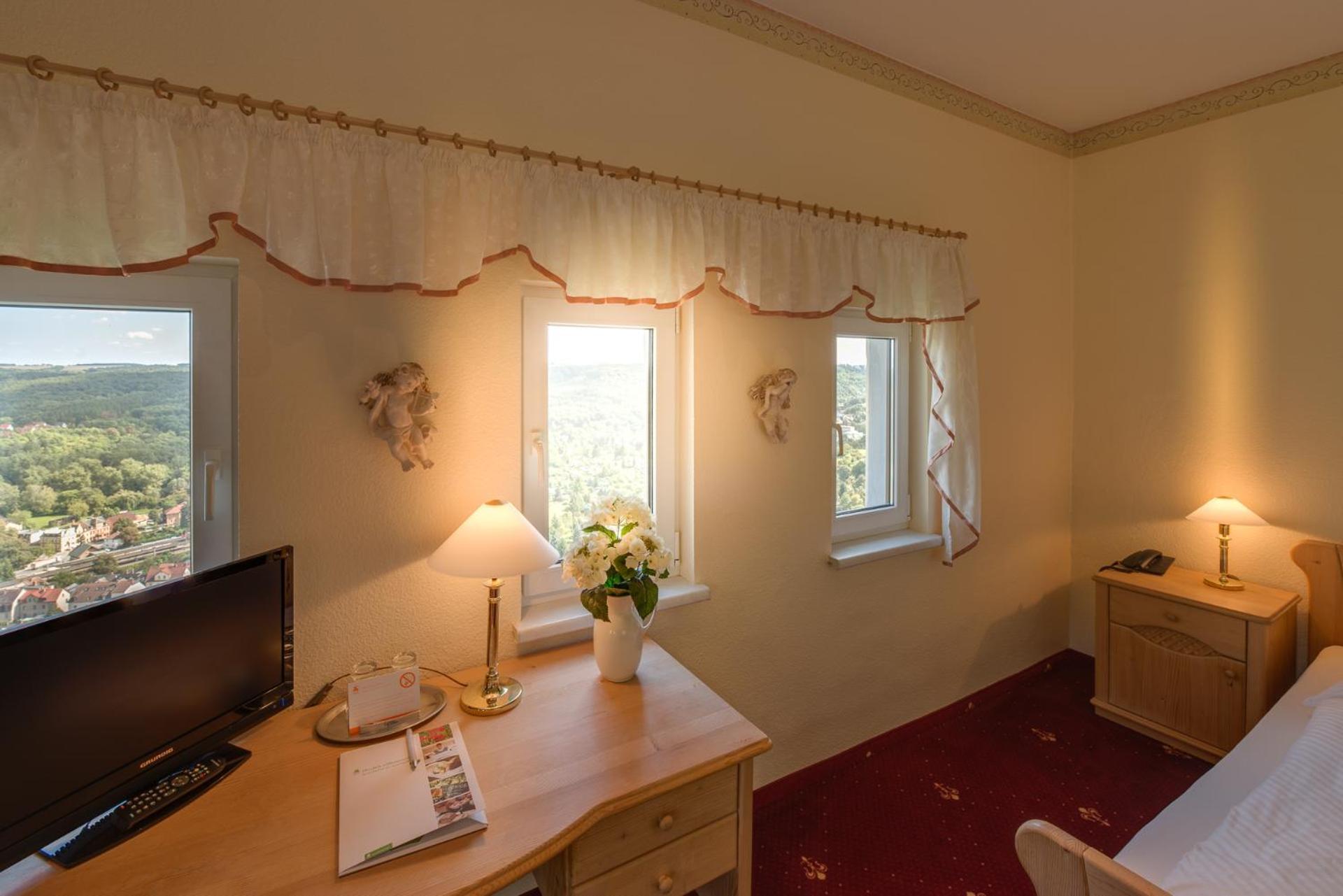 Berghotel Wilhelmsburg Bad Kosen Habitación foto