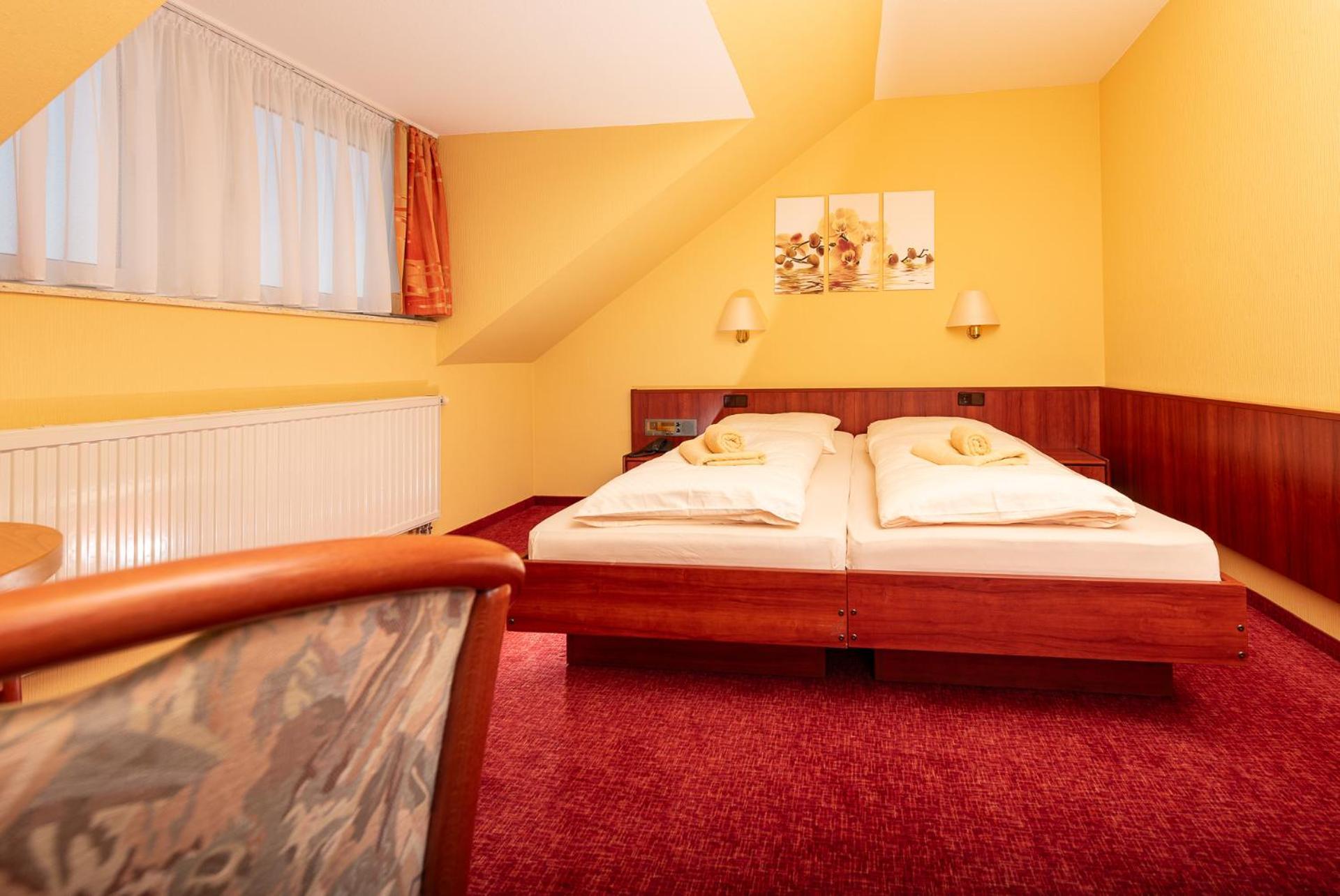 Berghotel Wilhelmsburg Bad Kosen Habitación foto