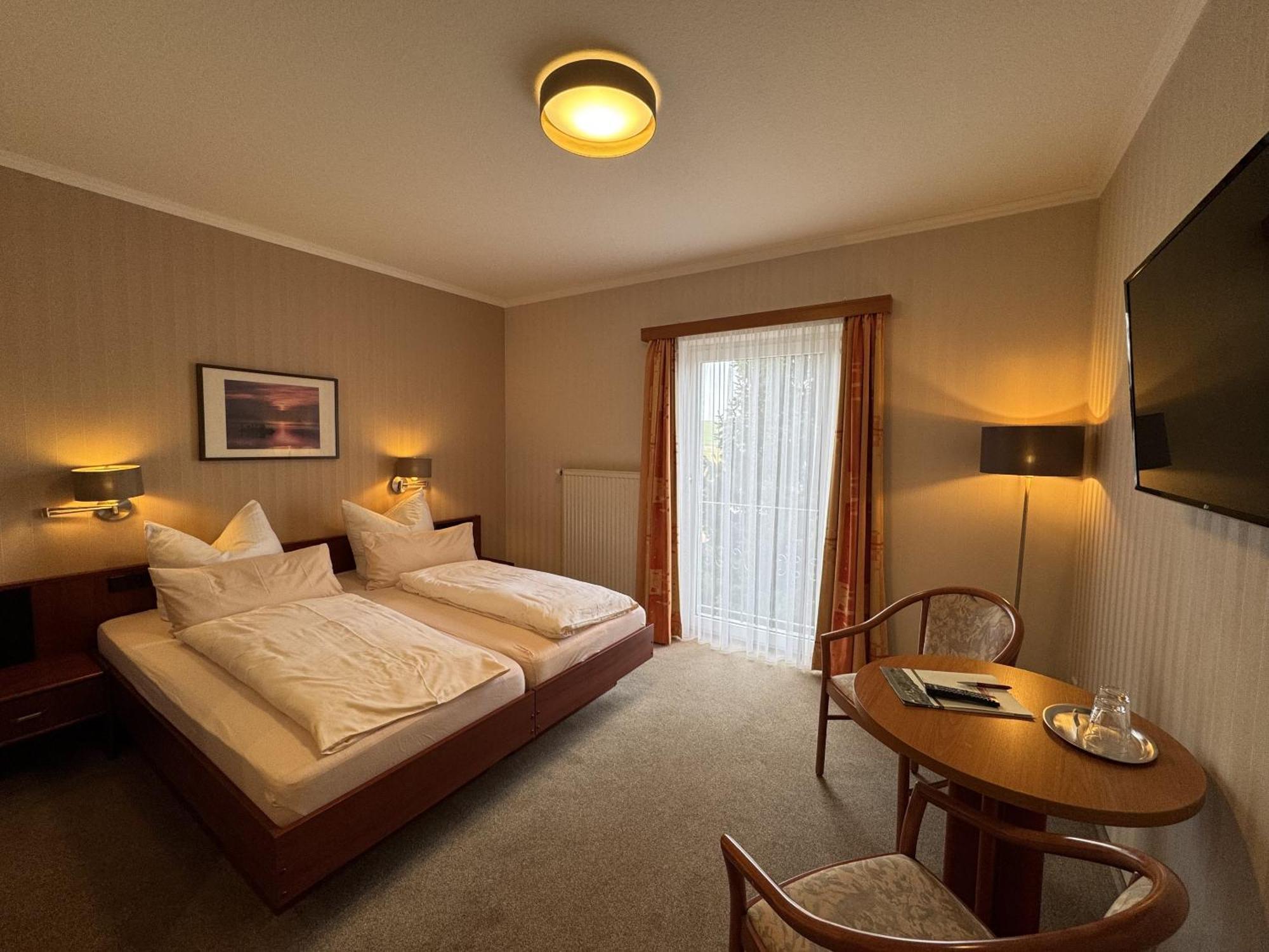 Berghotel Wilhelmsburg Bad Kosen Habitación foto