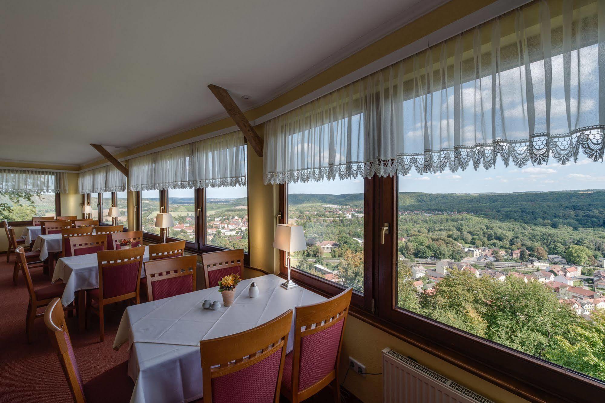 Berghotel Wilhelmsburg Bad Kosen Exterior foto